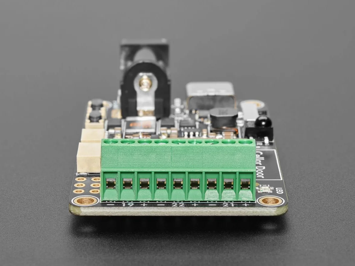 Adafruit Sparkle Motion - All-In-One WLED i xLights Board, 6100