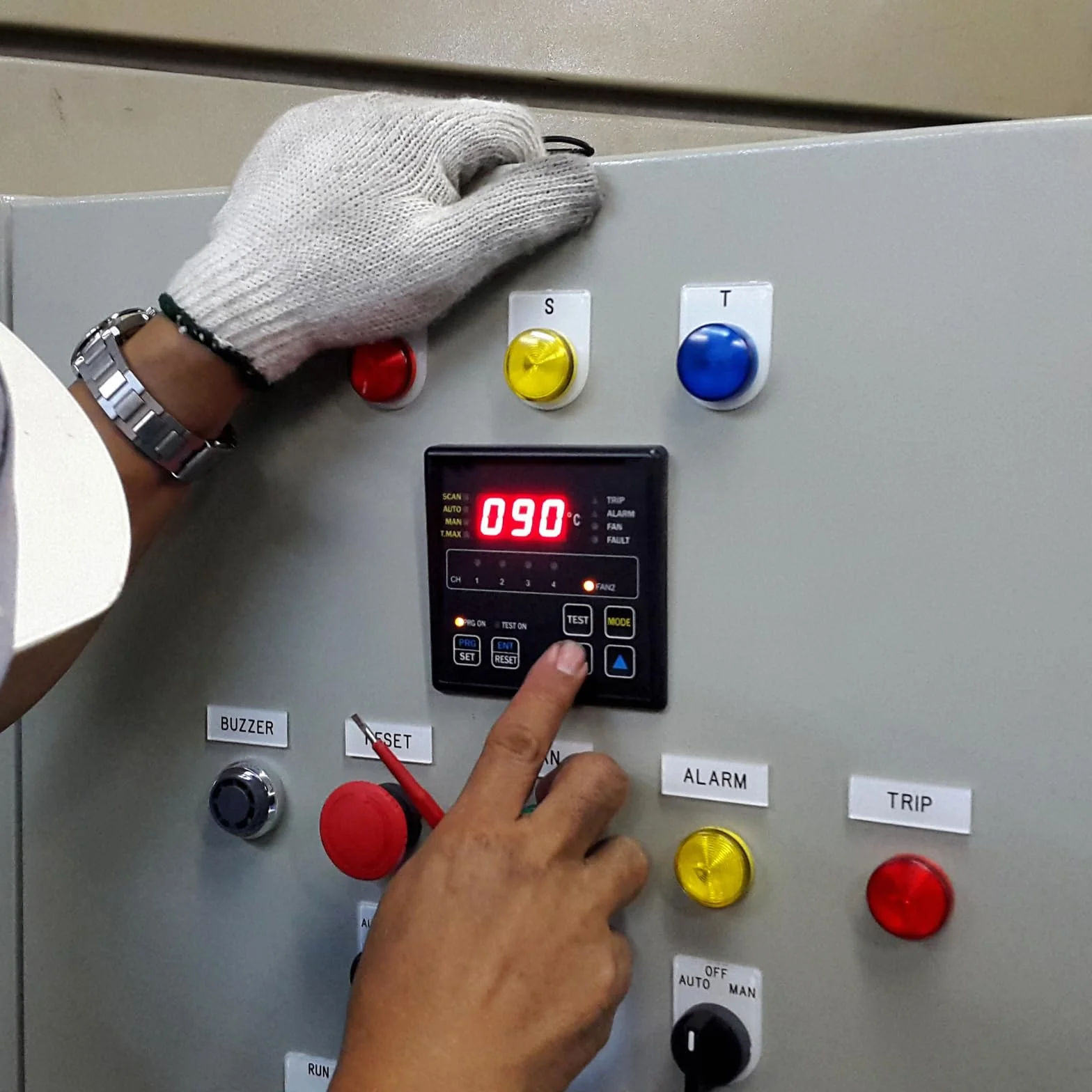 QUARKZMAN XH-W3002 cyfrowy regulator temperatury LED 10A 110-220V termostat ogrzewania i chłodzenia