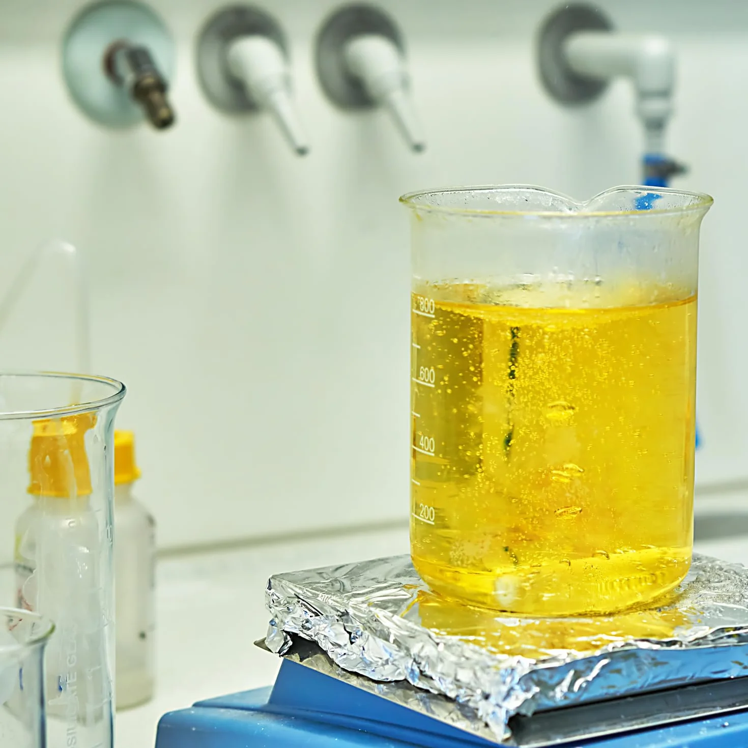 QWORK Becher zestaw 4 miarek 25-200 ml szkło borokrzemowe 3.3 laboratorium