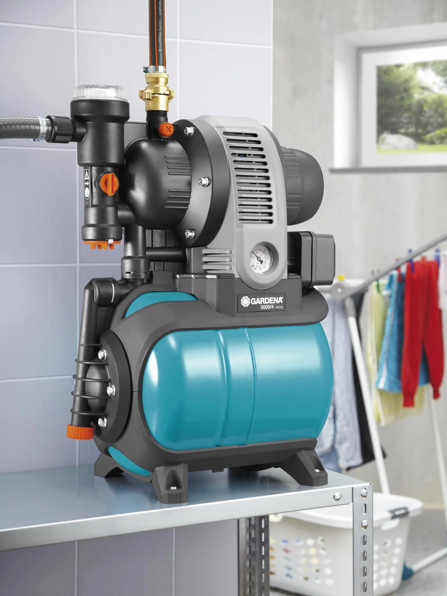Gardena zestaw hydroforowy Classic 3000/4 eco: pompa z ochronnym wyłącznikiem termicznym, zaworem zwrotnym, automatycznym startem/stopem, moc 650 W i maks. wydajność 2800 l/h (1753-20)