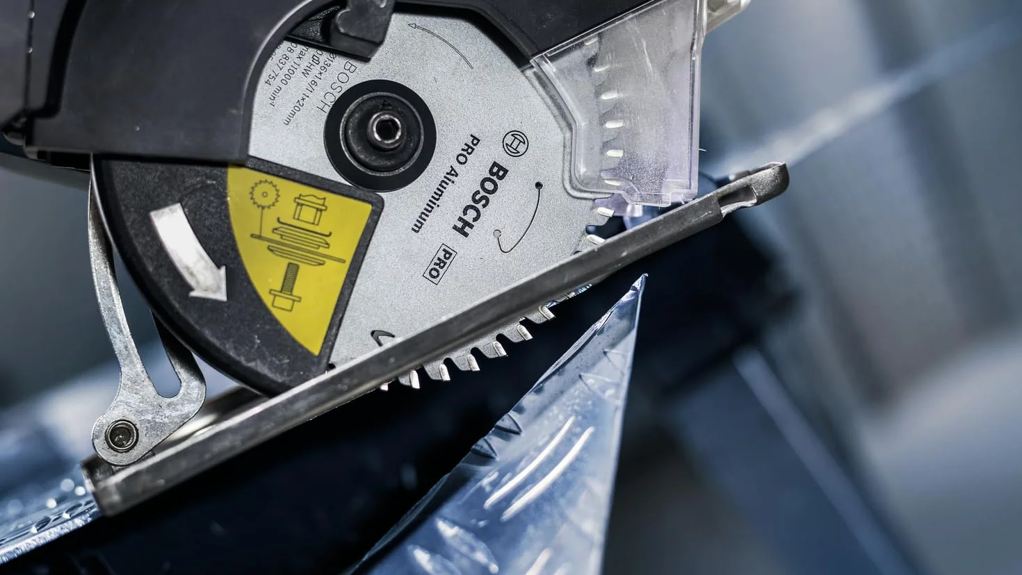 Bosch 1x Tarcza pilarska PRO Aluminium do bezprzewodowych ręcznych pilarek tarczowych (do Aluminiowy, Metale nieżelazne, Ø mm, Professional Akcesoria Ręczna pilarka tarczowa)