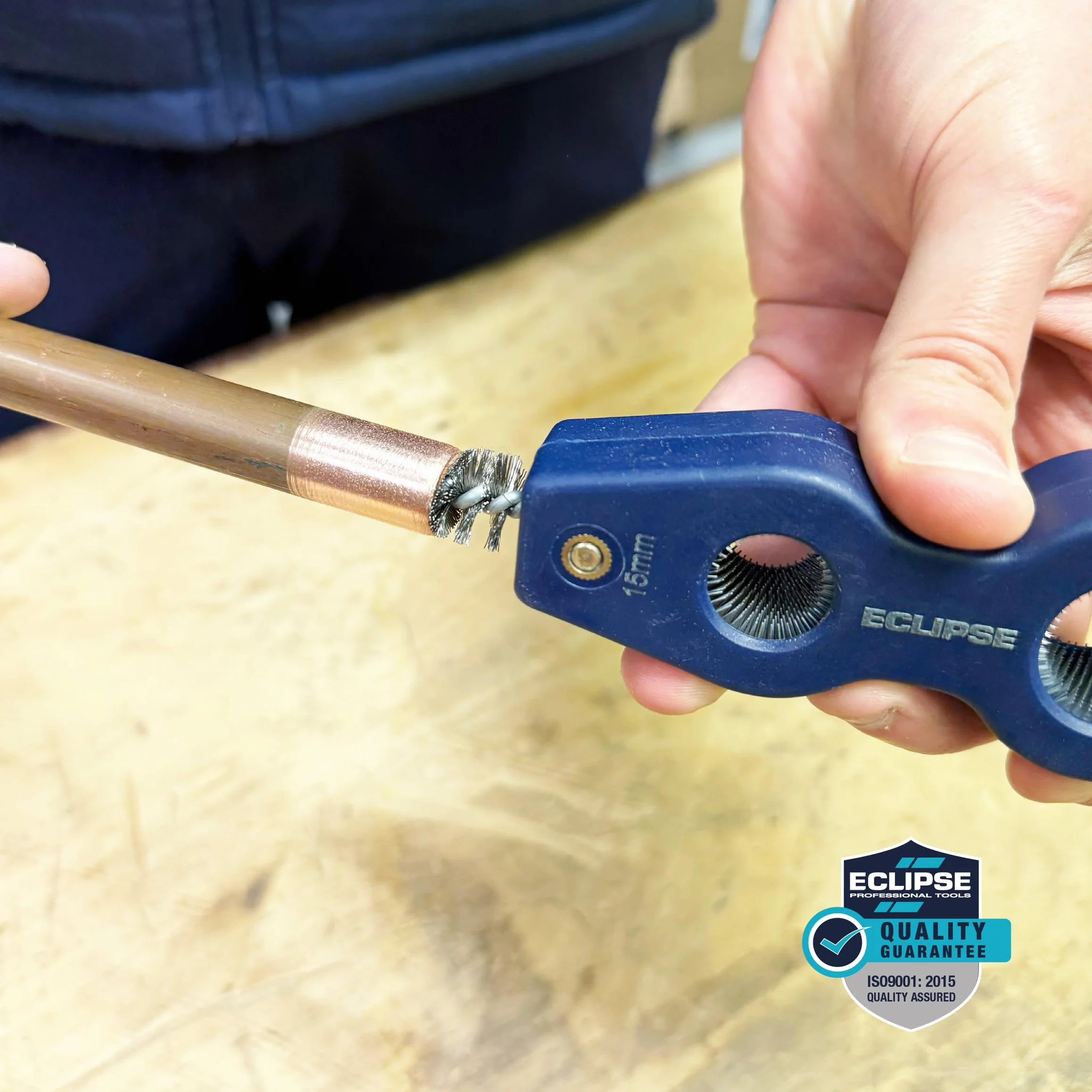 Eclipse Professional Tools E4IN1PCDT Narzędzie 4w1 do Czyszczenia i Gratowania Rur – czyszczenie wewnętrzne/zewnętrzne rur 15 i 22 mm, szczotka stalowa, usuwa rdzę i korozję